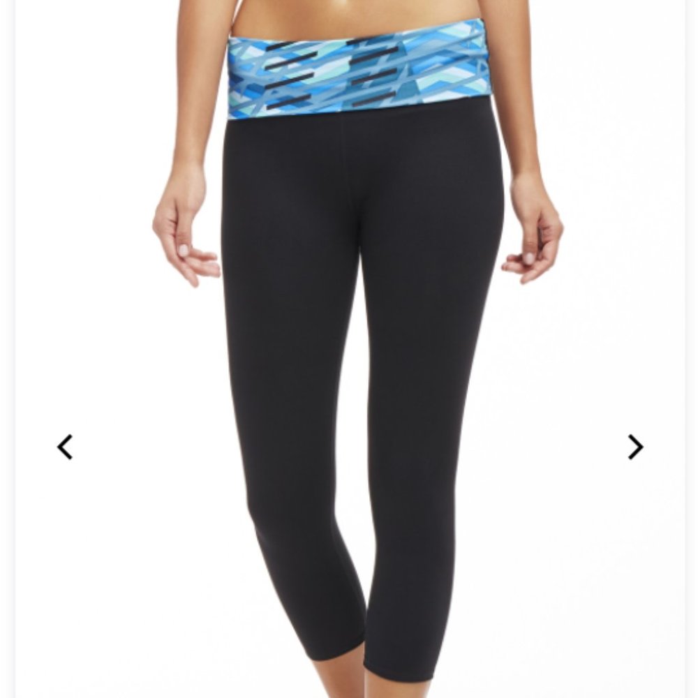❗️Fabletics Salar Printed PowerHold Capri Leggings. Fold down waistband.